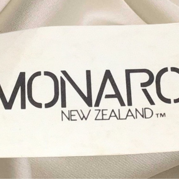 New MONARCH New Zealand Bucket Hat with Faux Fur Band Seashell Color Size Medium - Picture 7 of 7